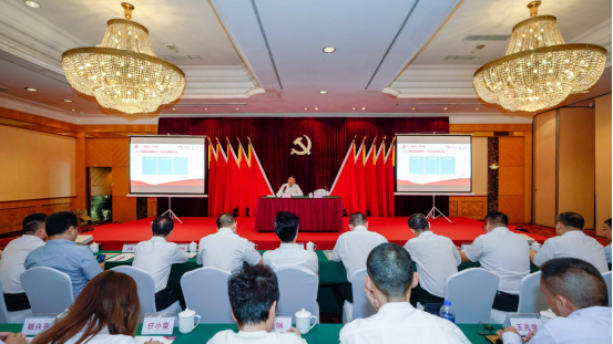 尊龙凯时集团任丁书记带头讲授“不忘初心、牢记使命”主题教育专题党课