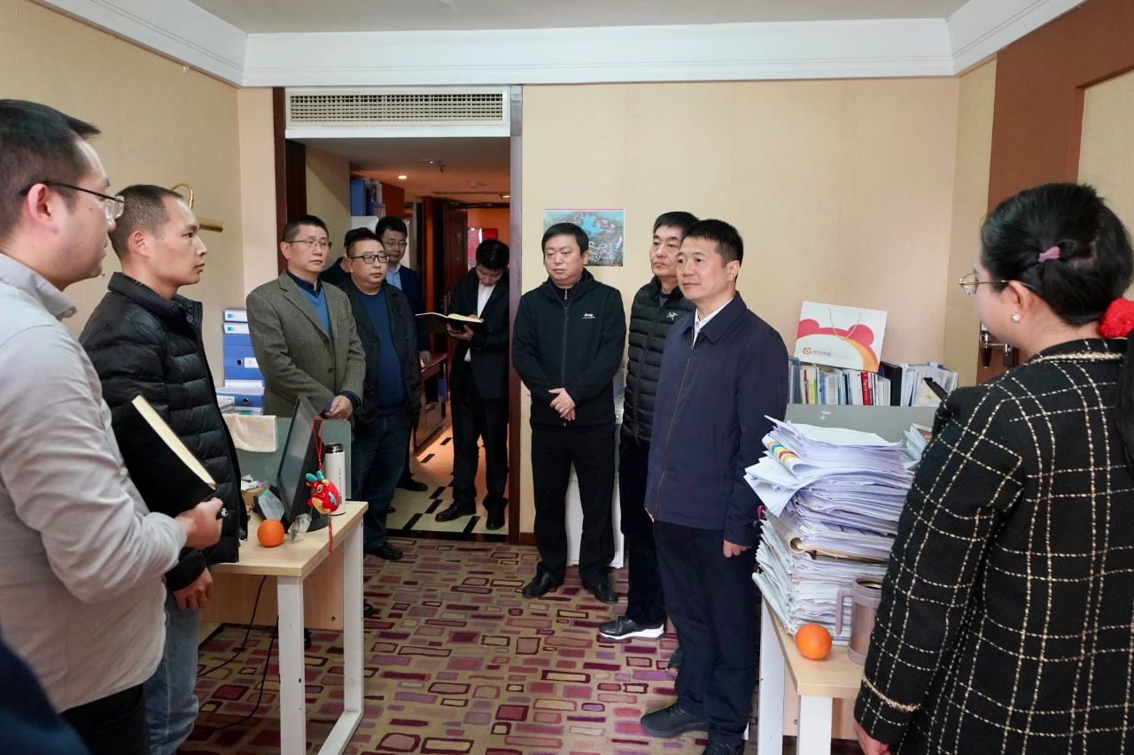 迎新春，鼓干劲，开新局！省尊龙凯时集团领导班子慰问总部干部员工