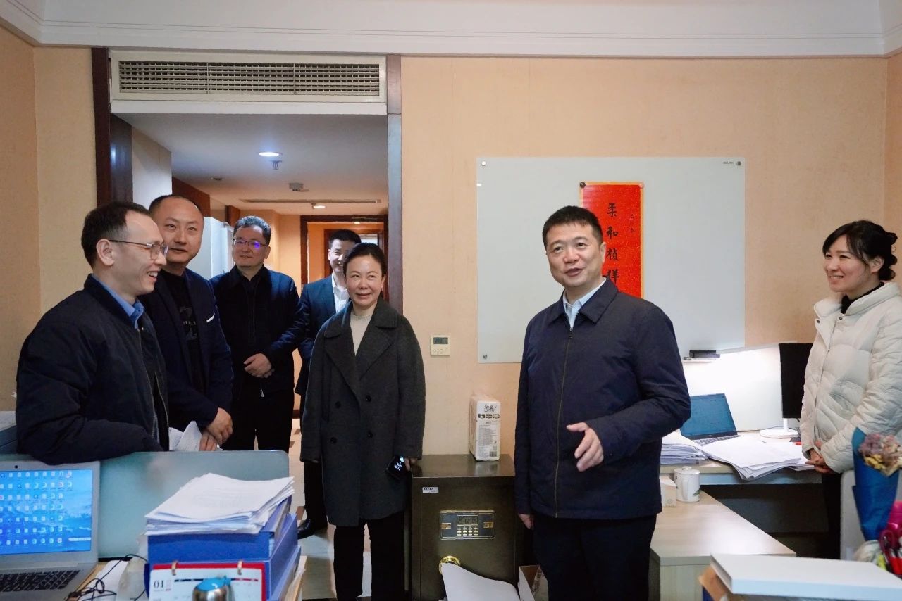 温暖启航，共赴新篇！—— 省尊龙凯时集团领导走访慰问干部职工